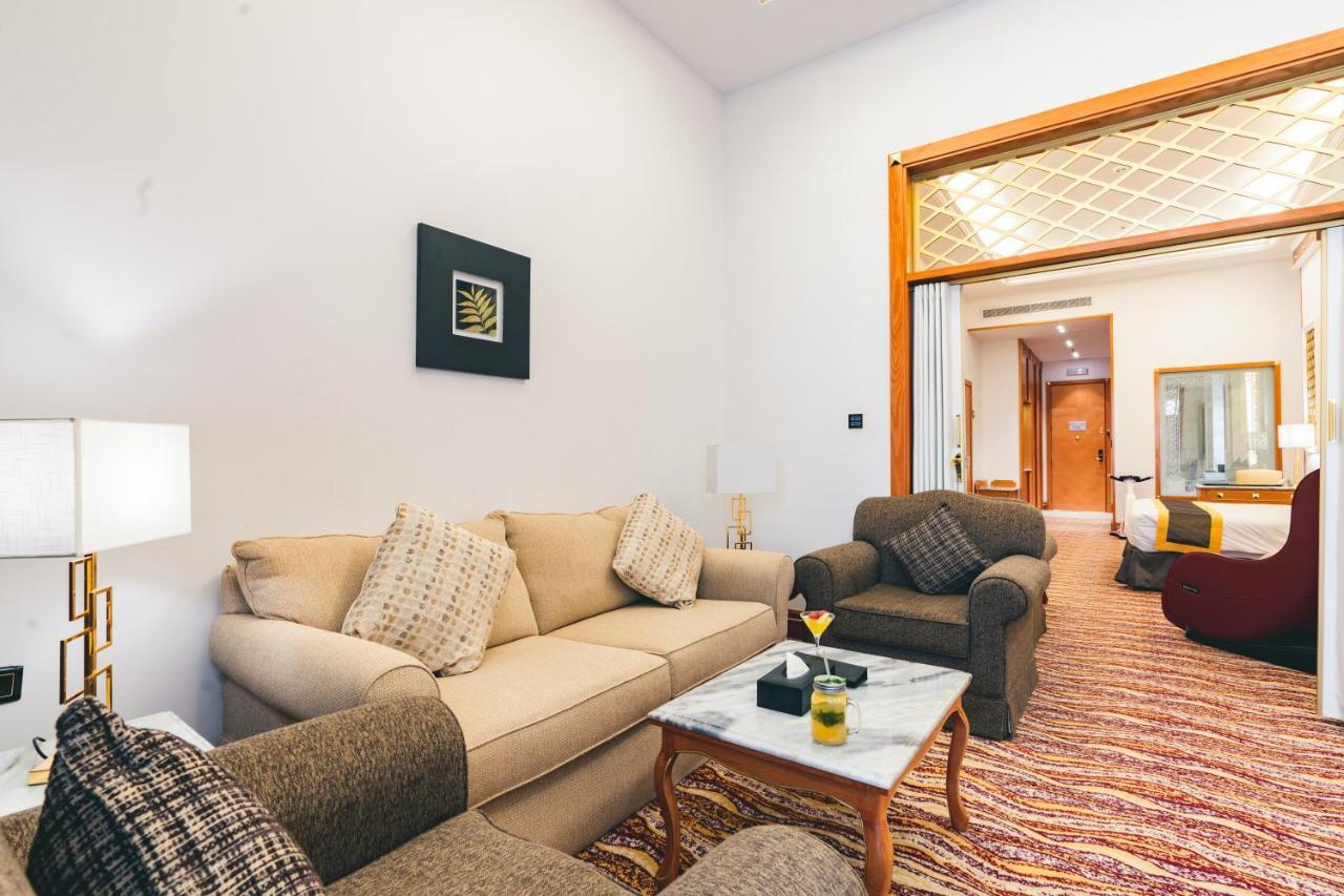 Iridium Hotel Ta'if Bagian luar foto